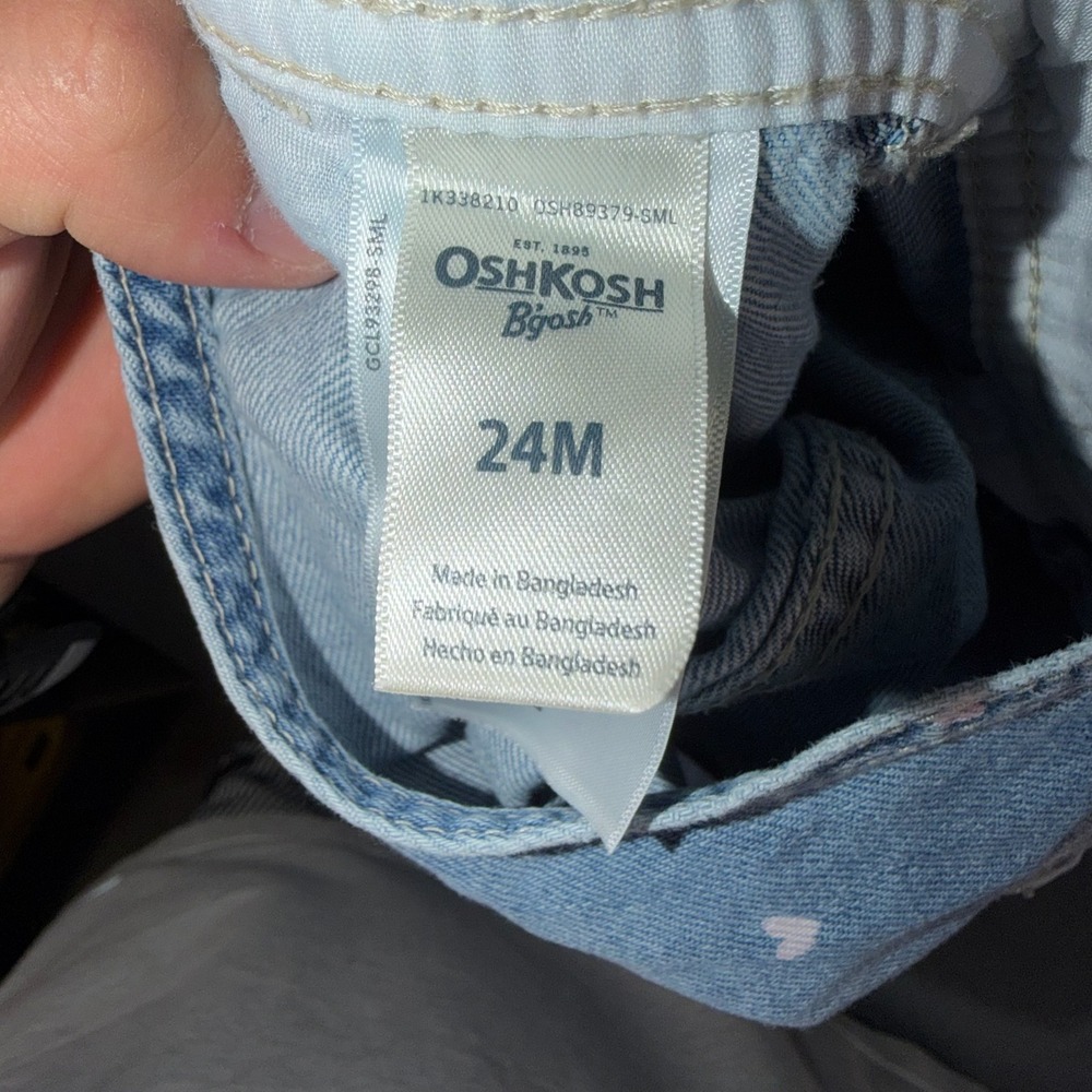 OshKosh Bgosh Girls 24M Blue Denim Heart Print Bib Overalls Light Wash 1K338210 - Picture 2 of 10